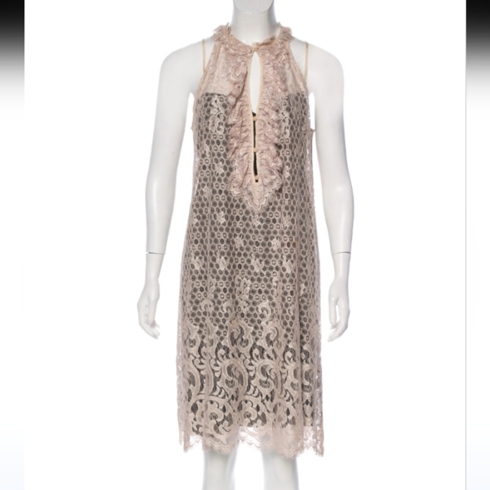 Diane von Furstenberg olvida lace dress.